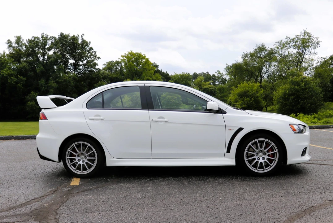 2010 Mitsubishi Lancer Evolution X 9th Gen - Image 8 of 31