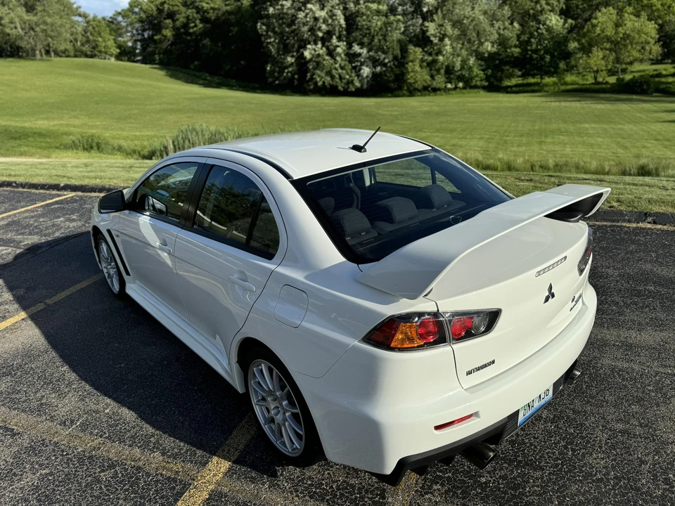 2010 Mitsubishi Lancer Evolution X 9th Gen - Image 5 of 31