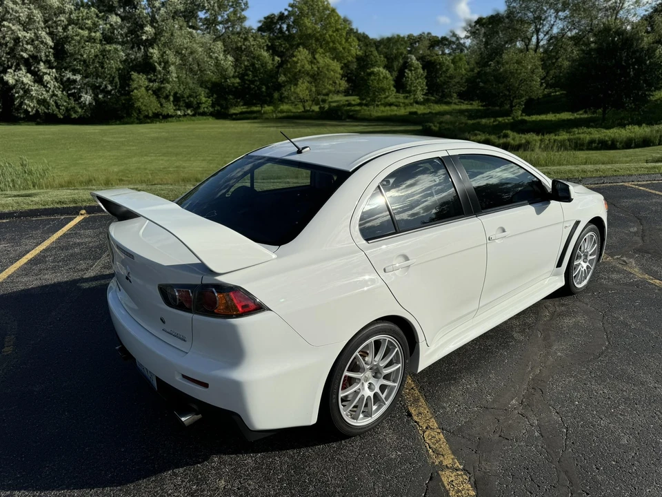 2010 Mitsubishi Lancer Evolution X 9th Gen - Image 9 of 31