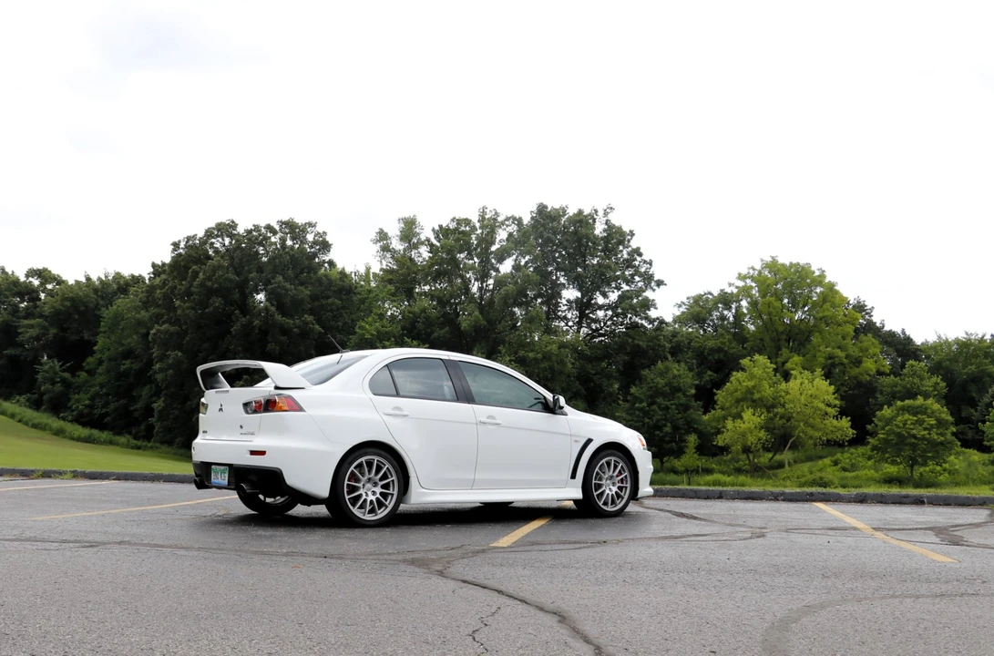 2010 Mitsubishi Lancer Evolution X 9th Gen - Image 6 of 31