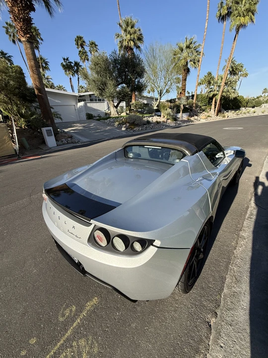 2010 Tesla Roadster - Image 16 of 31