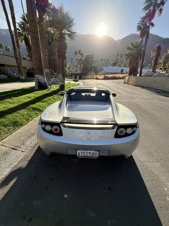 2010 Tesla Roadster - Image 17 of 31