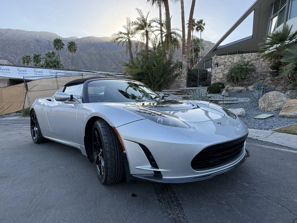 2010 Tesla Roadster - Image 9 of 31