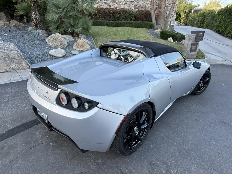 2010 Tesla Roadster - Image 15 of 31