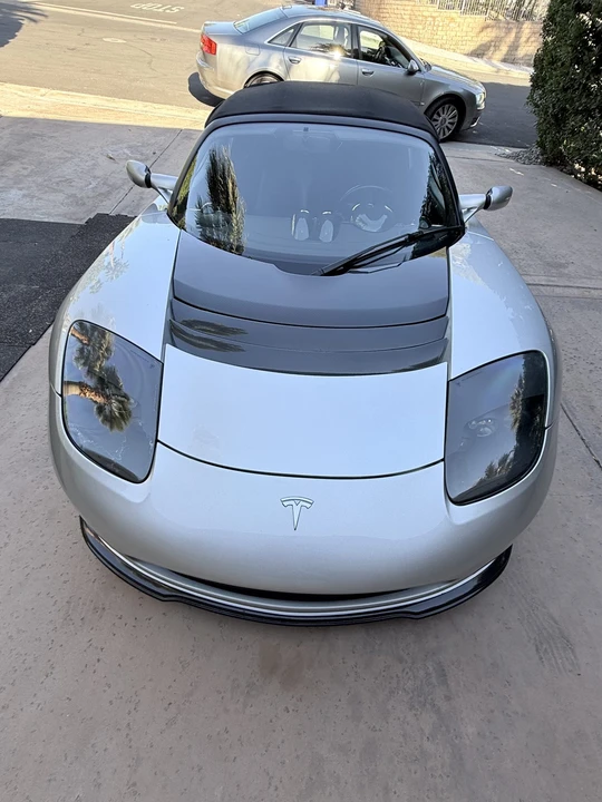2010 Tesla Roadster - Image 28 of 31