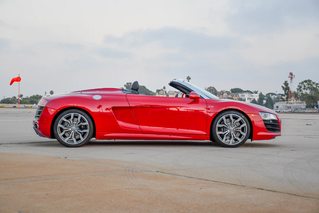 2011 Audi 42 R8 - Image 7 of 31