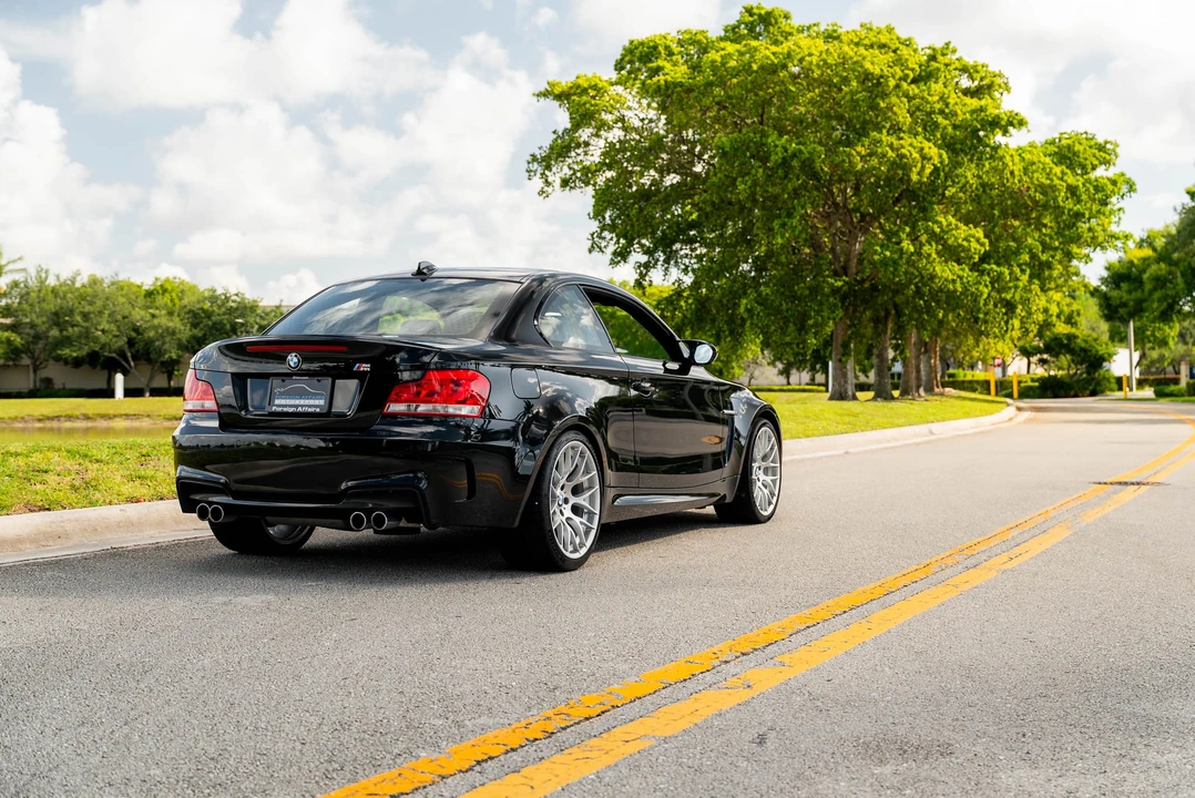 2011 BMW 1M - Image 11 of 31