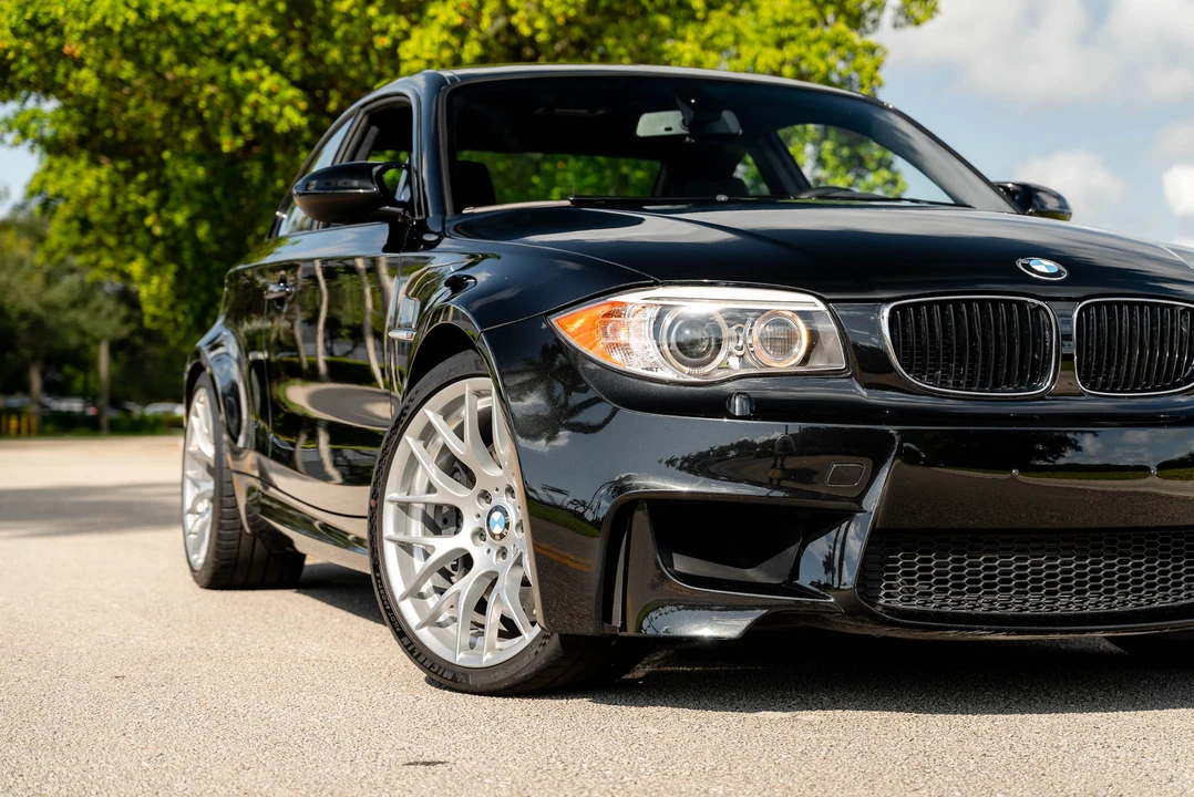 2011 BMW 1M - Image 18 of 31