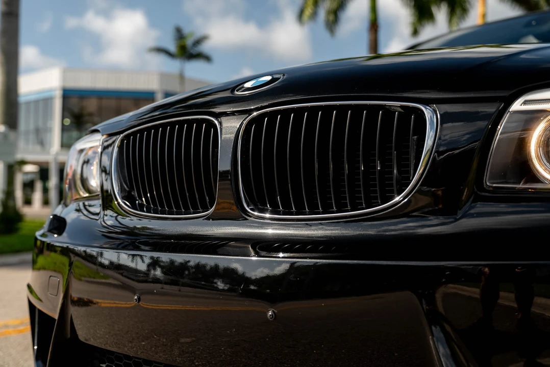 2011 BMW 1M - Image 26 of 31