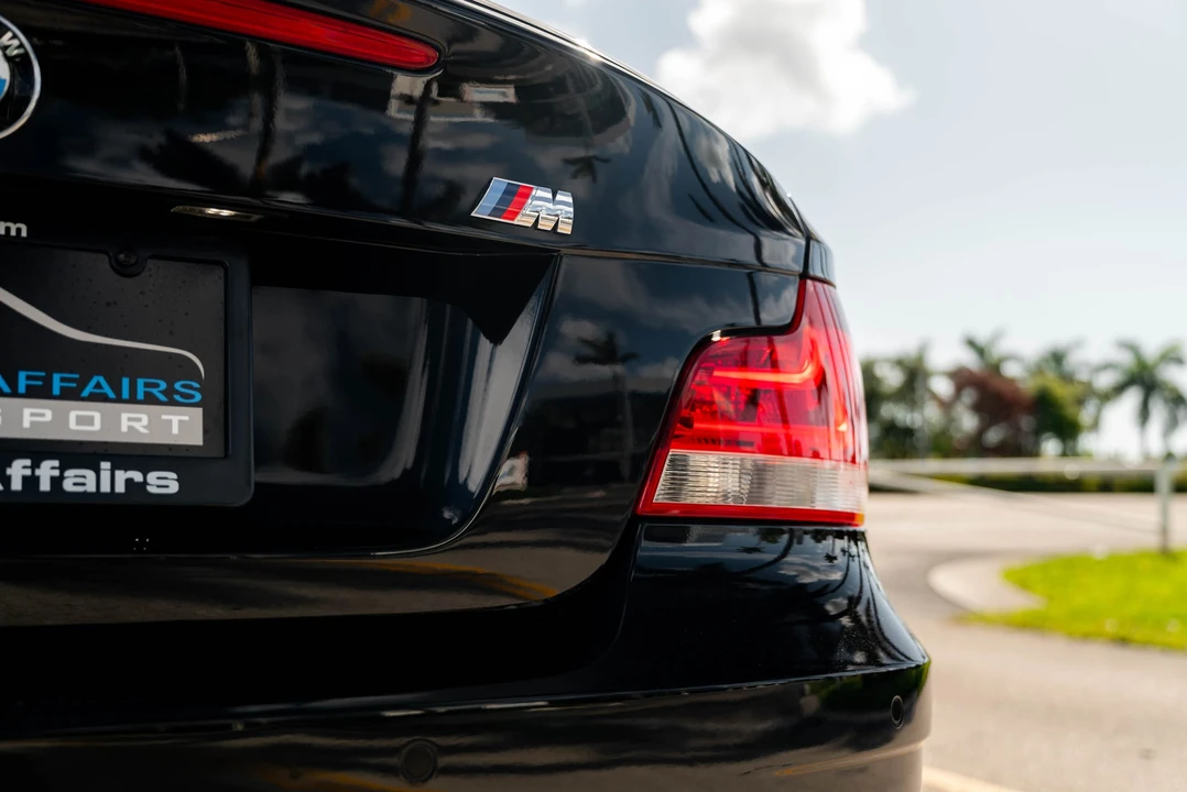 2011 BMW 1M - Image 22 of 31