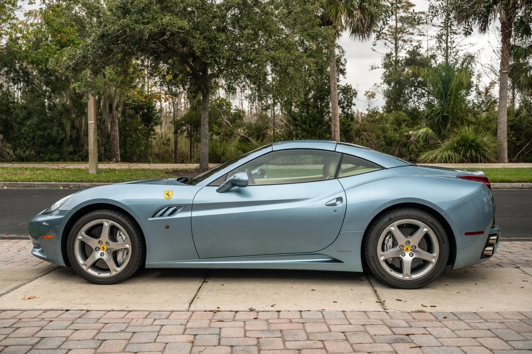 2011 Ferrari California - Image 15 of 31