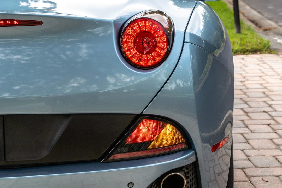 2011 Ferrari California - Image 27 of 31
