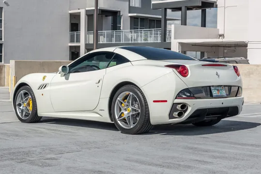 2011 Ferrari California - Image 4 of 31