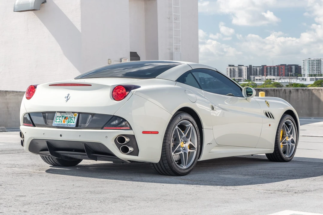 2011 Ferrari California - Image 6 of 31