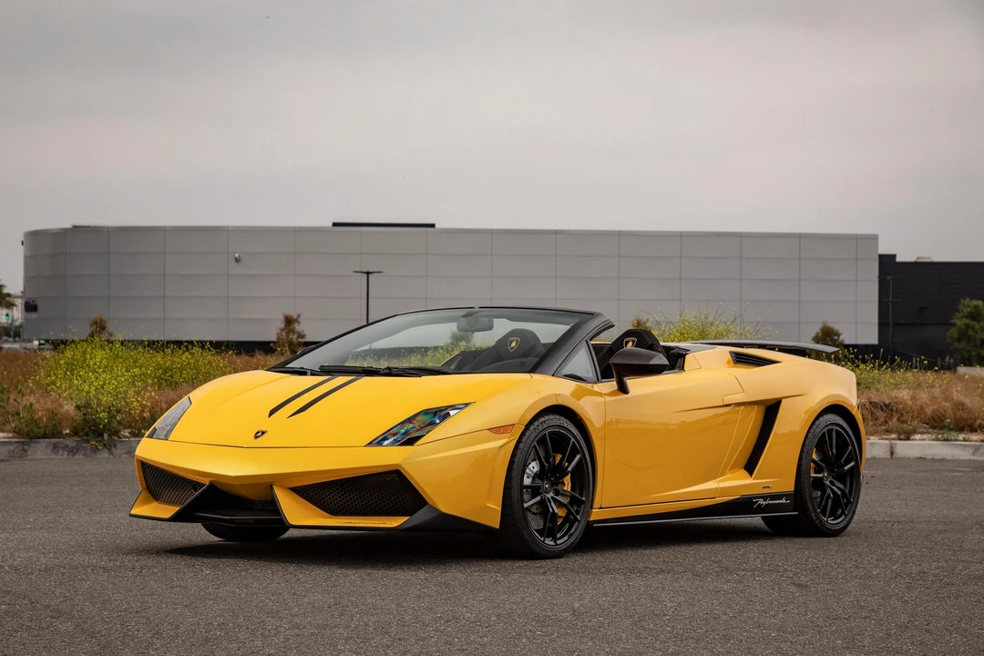 2011 Lamborghini Gallardo LP570-4 Spyder Performante - Image 4 of 31