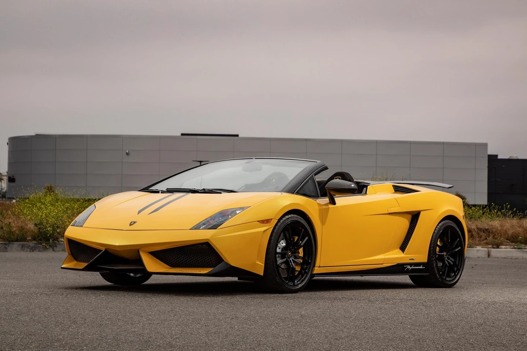 2011 Lamborghini Gallardo LP570-4 Spyder Performante - Image 9 of 31