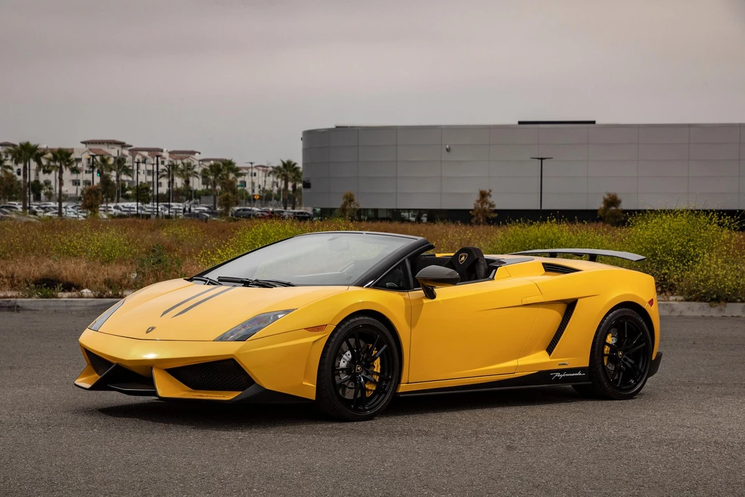 2011 Lamborghini Gallardo LP570-4 Spyder Performante - Image 10 of 31