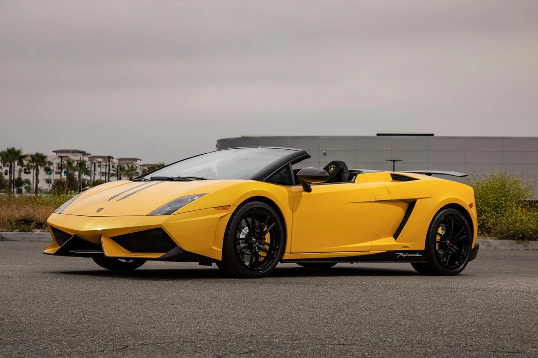 2011 Lamborghini Gallardo LP570-4 Spyder Performante - Image 12 of 31