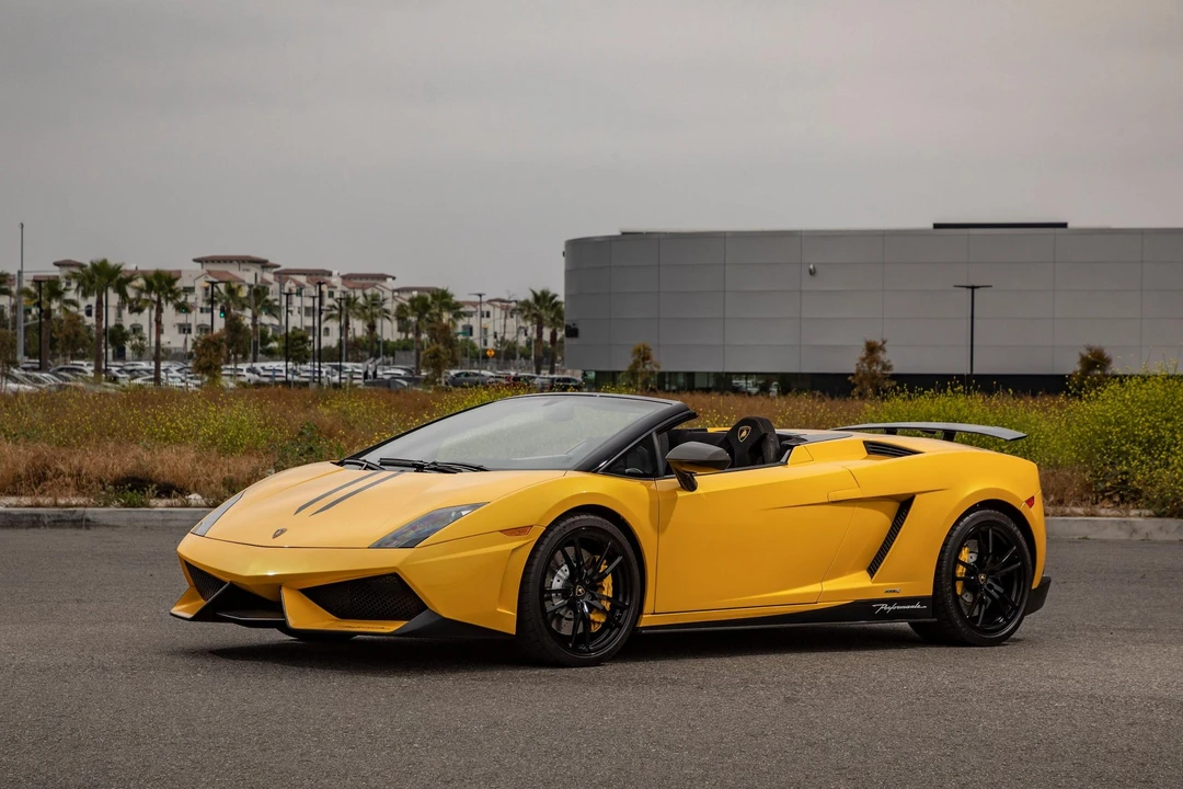 2011 Lamborghini Gallardo LP570-4 Spyder Performante - Image 13 of 31
