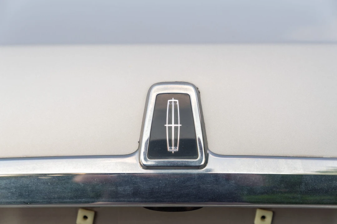 2011 Lincoln Town Car - Image 27 of 31