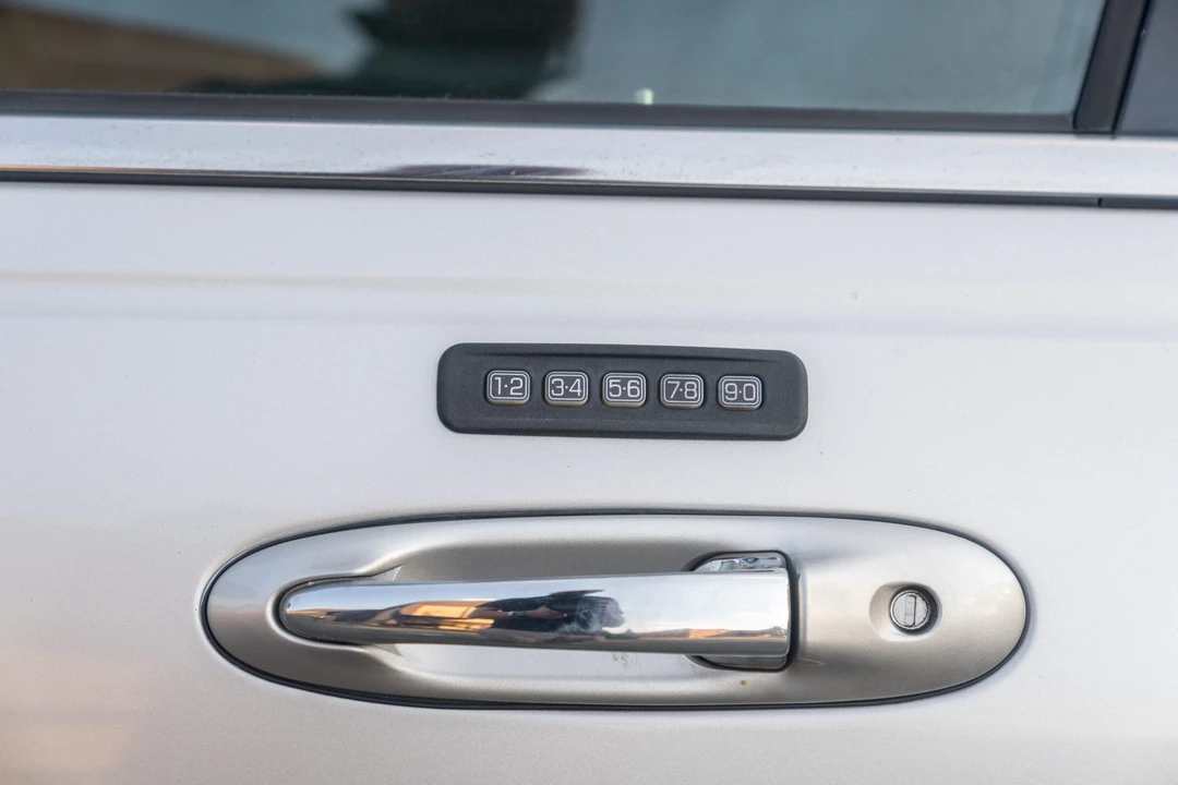 2011 Lincoln Town Car - Image 21 of 31