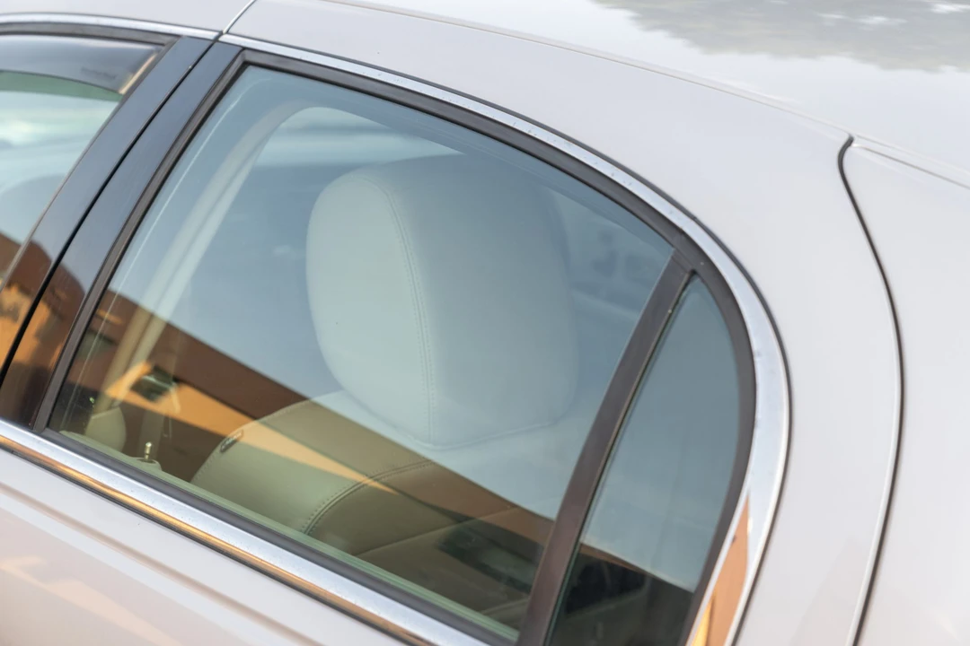 2011 Lincoln Town Car - Image 23 of 31