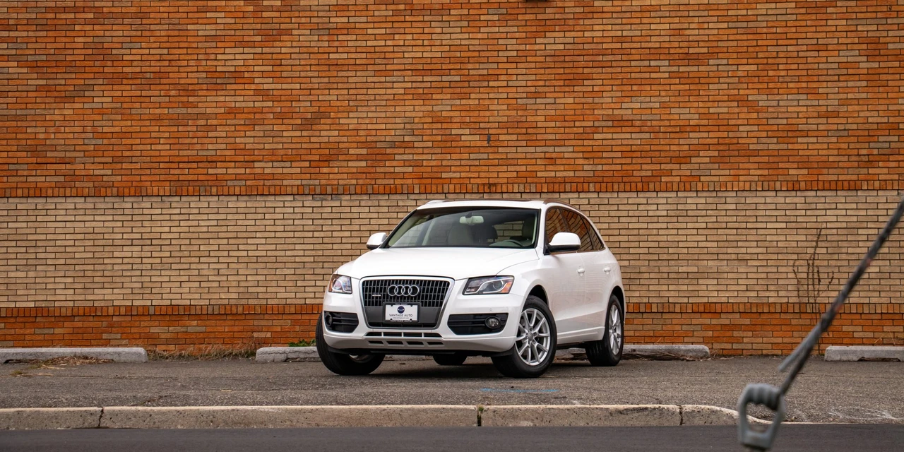 2012 Audi 8R Q5 - Image 3 of 31