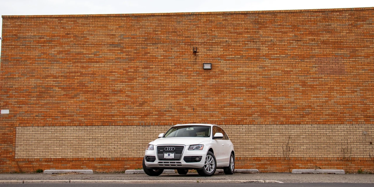 2012 Audi 8R Q5 - Image 2 of 31