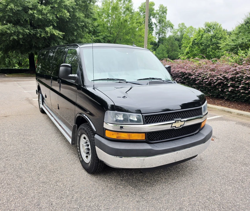 2012 Chevrolet Express - Image 14 of 31