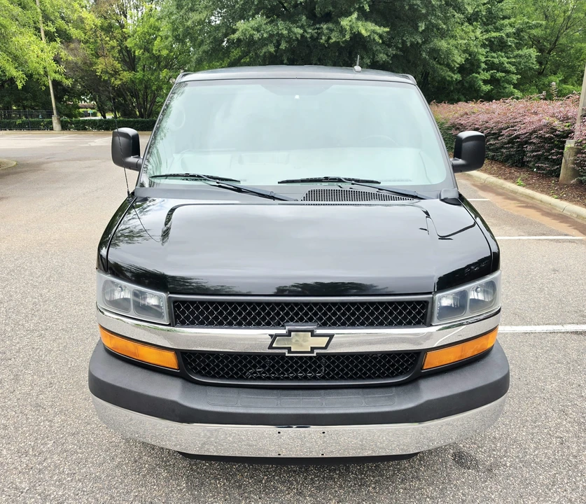2012 Chevrolet Express - Image 8 of 31
