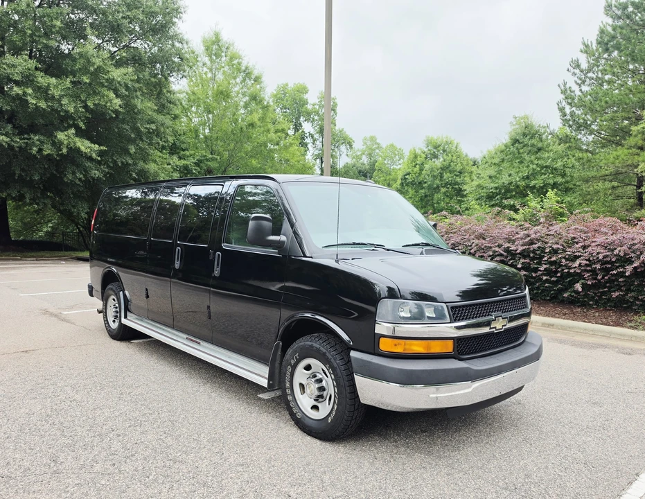 2012 Chevrolet Express - Image 15 of 31