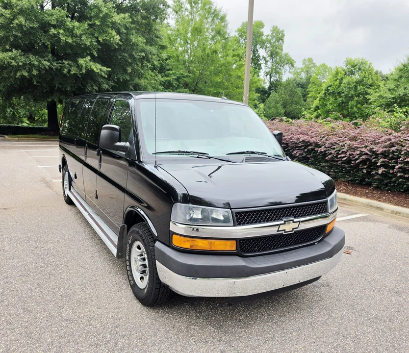 2012 Chevrolet Express - Image 13 of 31
