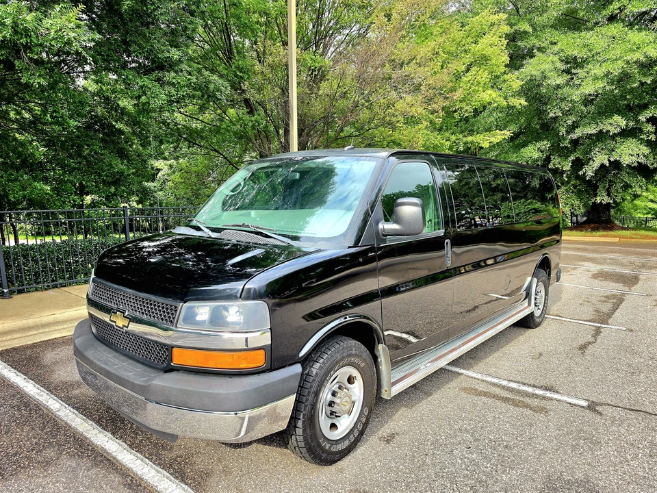 2012 Chevrolet Express - Image 5 of 31