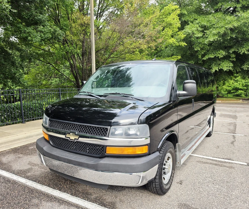 2012 Chevrolet Express - Image 6 of 31