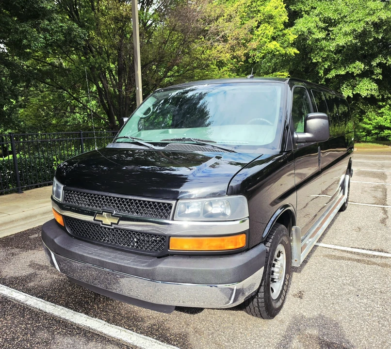 2012 Chevrolet Express - Image 7 of 31