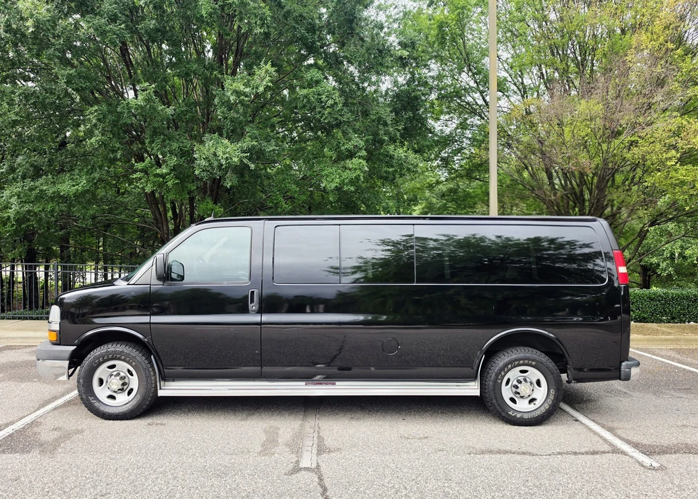 2012 Chevrolet Express - Image 31 of 31