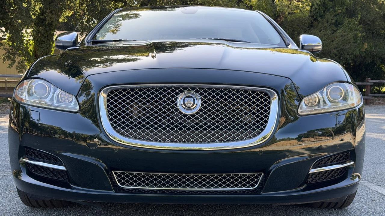 2012 Jaguar X351 XJ - Image 28 of 31