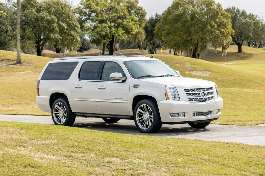 2013 Cadillac Escalade & EXT 3rd Gen - Image 8 of 31