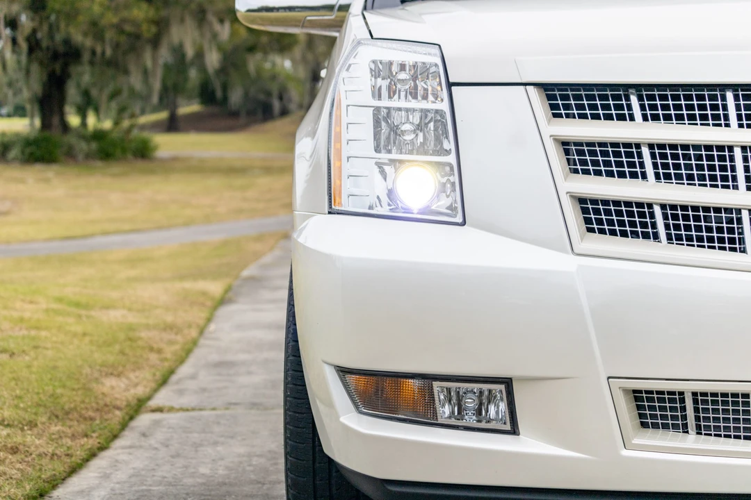 2013 Cadillac Escalade & EXT 3rd Gen - Image 28 of 31