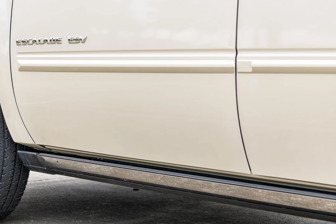 2013 Cadillac Escalade & EXT 3rd Gen - Image 21 of 31
