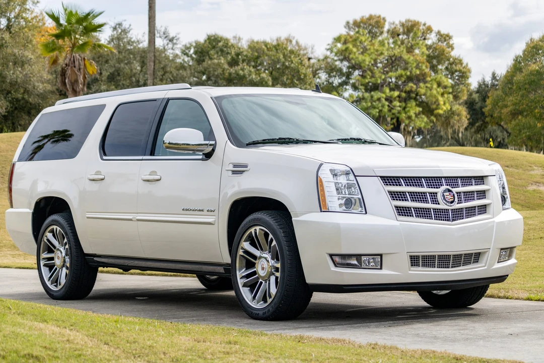 2013 Cadillac Escalade & EXT 3rd Gen - Image 9 of 31