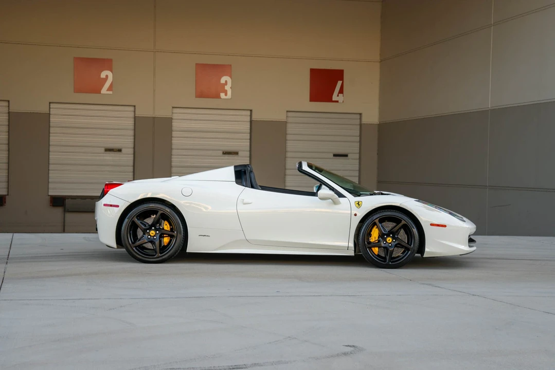2013 Ferrari 458 Spider - Image 12 of 31