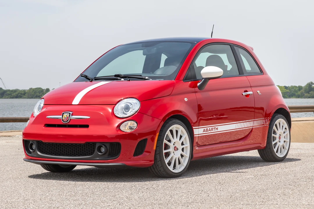 2013 Fiat Abarth 500 - Image 2 of 31