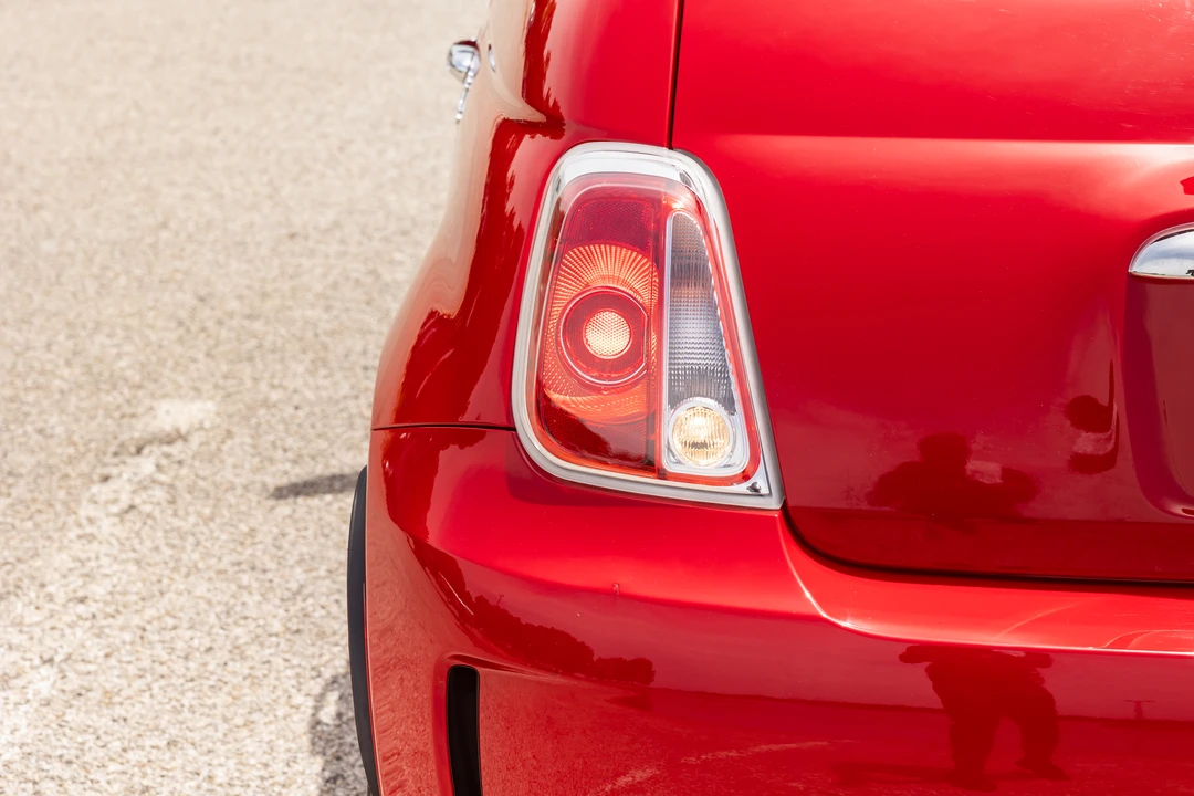 2013 Fiat Abarth 500 - Image 24 of 31