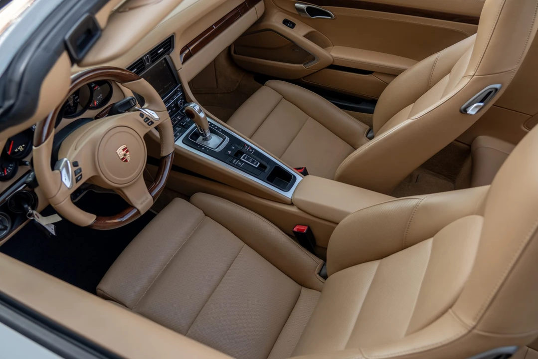 2013 Porsche 991 Carrera - Image 31 of 31