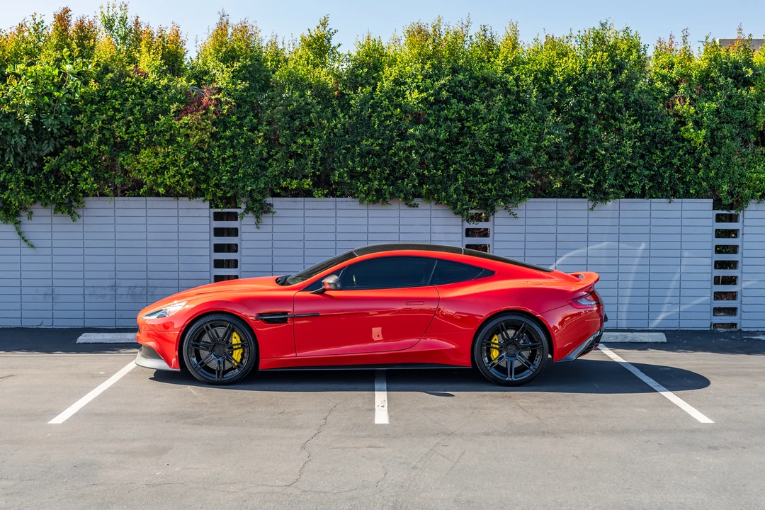 2014 Aston Martin Vanquish 2nd Gen - Image 18 of 31