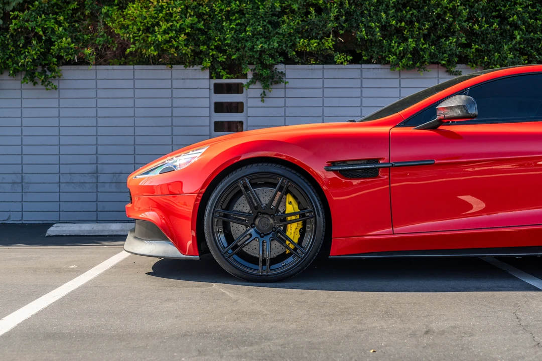 2014 Aston Martin Vanquish 2nd Gen - Image 25 of 31