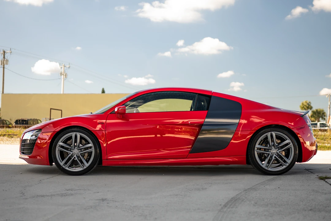2014 Audi 42 R8 - Image 17 of 31
