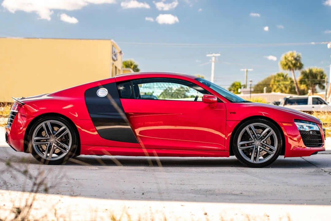 2014 Audi 42 R8 - Image 10 of 31