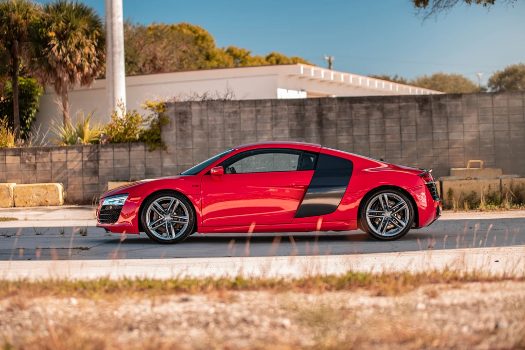 2014 Audi 42 R8 - Image 4 of 31